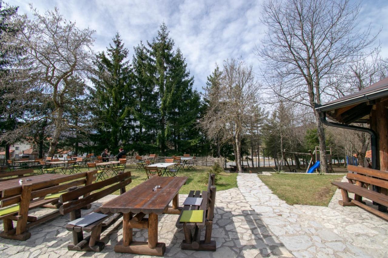 Holiday Park Hajducka Cesma Dubovsko Buitenkant foto