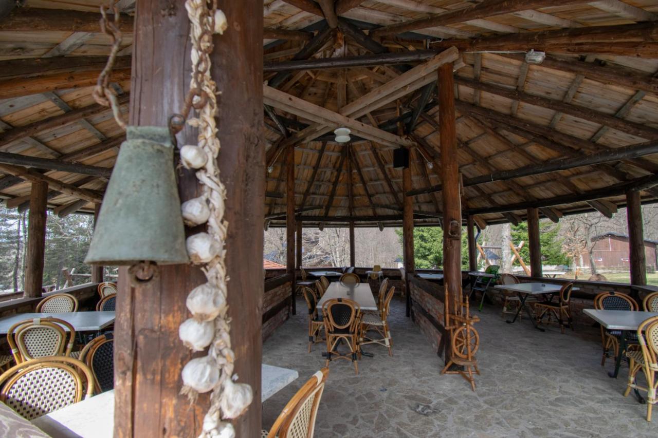 Holiday Park Hajducka Cesma Dubovsko Buitenkant foto