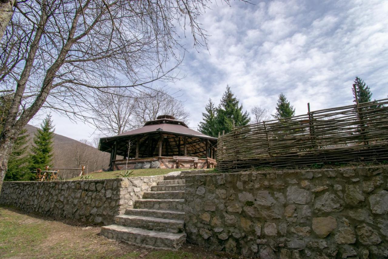 Holiday Park Hajducka Cesma Dubovsko Buitenkant foto