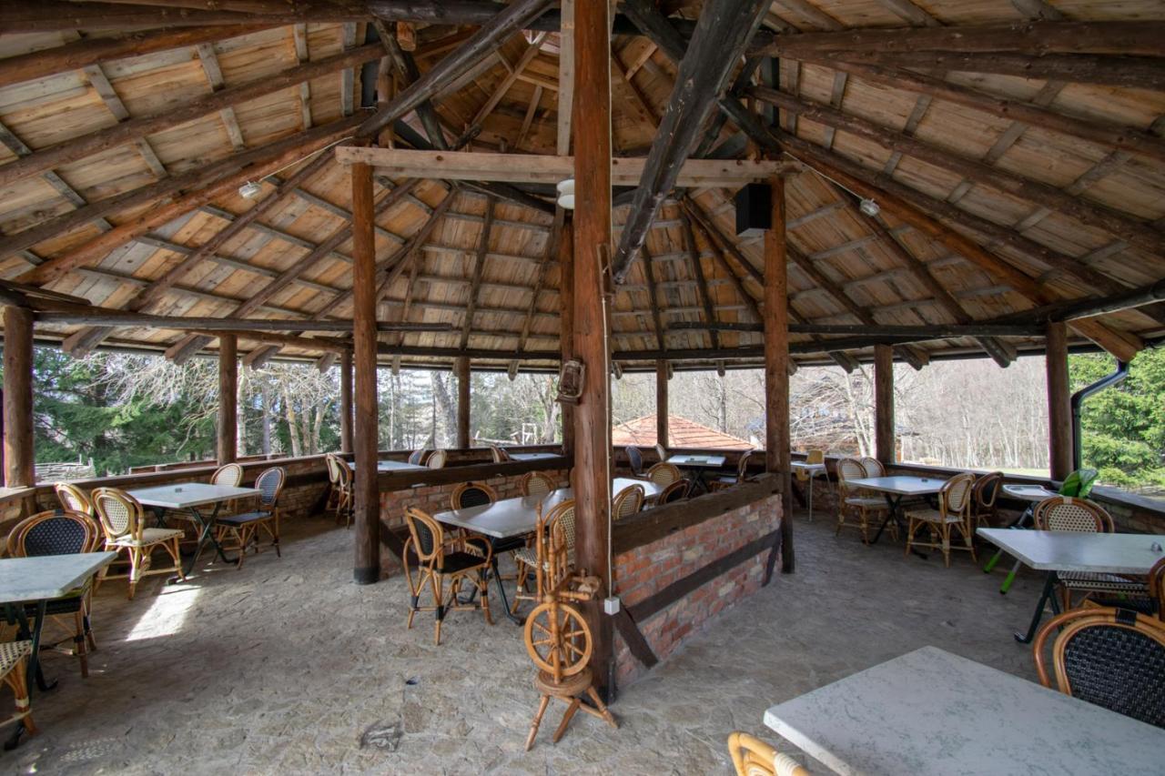 Holiday Park Hajducka Cesma Dubovsko Buitenkant foto